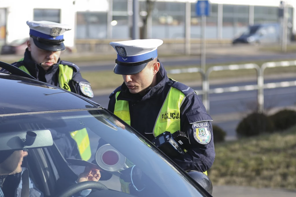 Już nie każde przekroczenie prędkości o 50 km/h będzie oznaczało zatrzymanie prawa jazdy