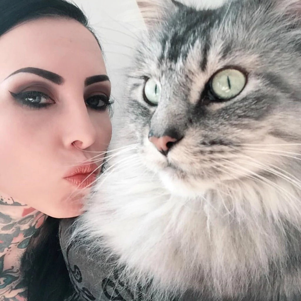 Makani Terror i jej ukochany kot Gizmo