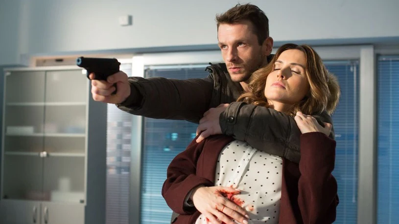 Marta Żmuda Trzebiatowska na planie serialu, fot. www.nadobreinazle.tvp.pl