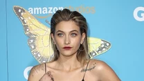 Córka Michaela Jacksona, Paris Jackson, coraz pewniej czuje się w show-biznesie. 19-latka pojawiła się ostatnio na premierze filmu "Gringo", w którym zagrała u boku takich aktorów jak Charlize Theron, Amanda Seyfried czy Joel Edgerton. 

Zobaczcie, jak prezentowała się na czerwonym dywanie!