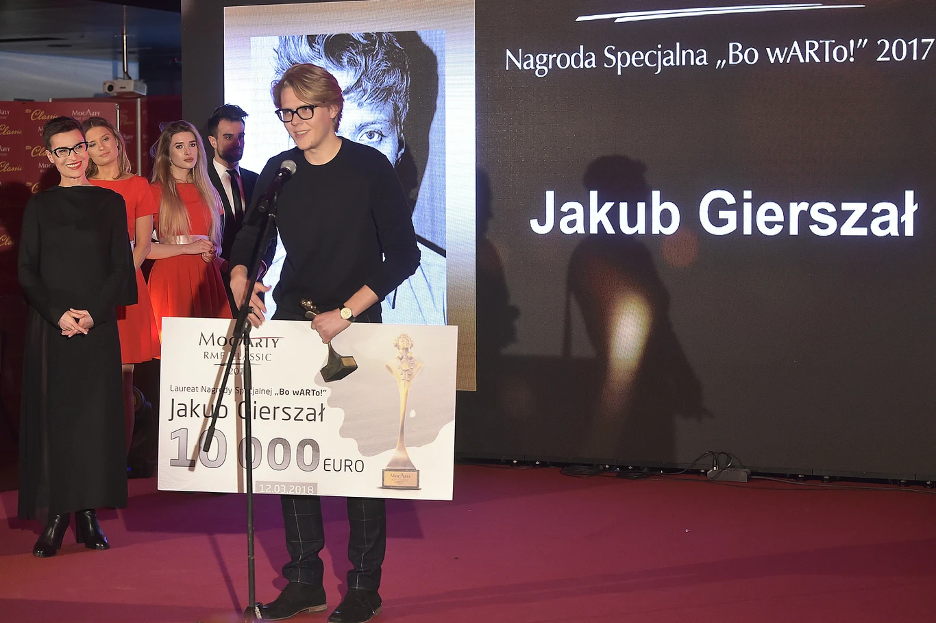 Jakub Gierszał z nagrodą Bo wARTo! Jakub Gierszał z nagrodą Bo wARTo!