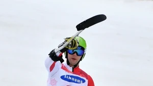 Igor Sikorski cieszy się na mecie slalomu giganta. Polak zdobył brązowy medal