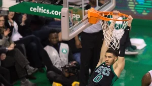 Jayson Tatum w Celtics w efektownym wsadzie