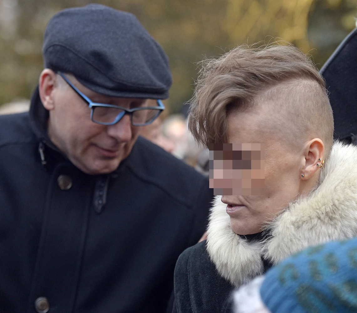 Kuba Sienkiewicz i Julia, adoptowana córka Krystyny Sienkiewicz Kuba Sienkiewicz i Julia, adoptowana córka Krystyny Sienkiewicz