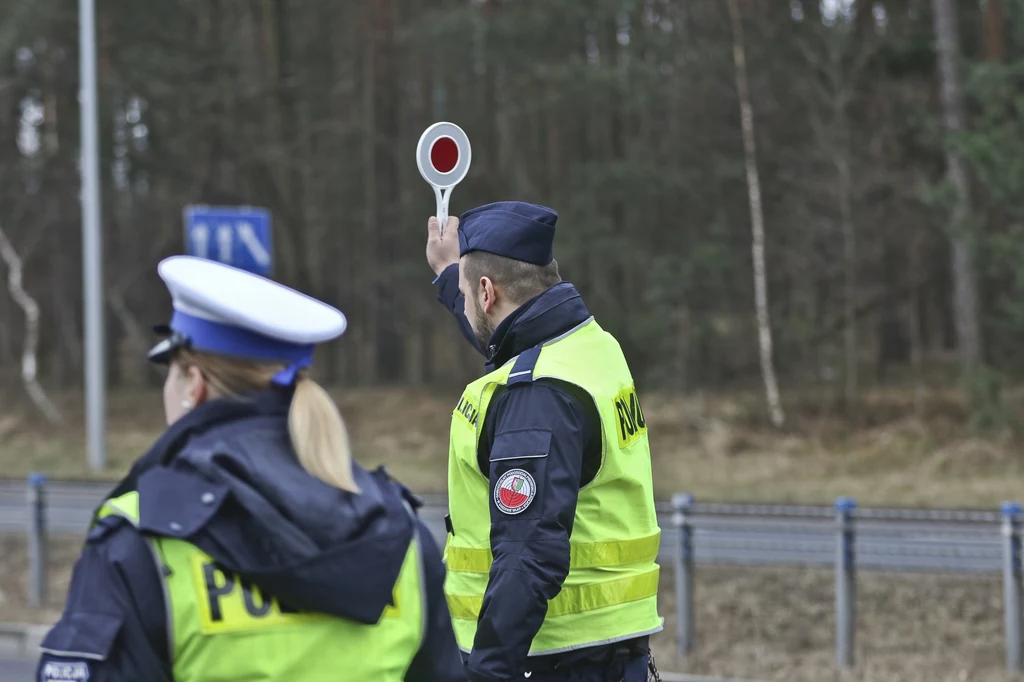 Policjanci będą sprawdzać pasy i foteliki