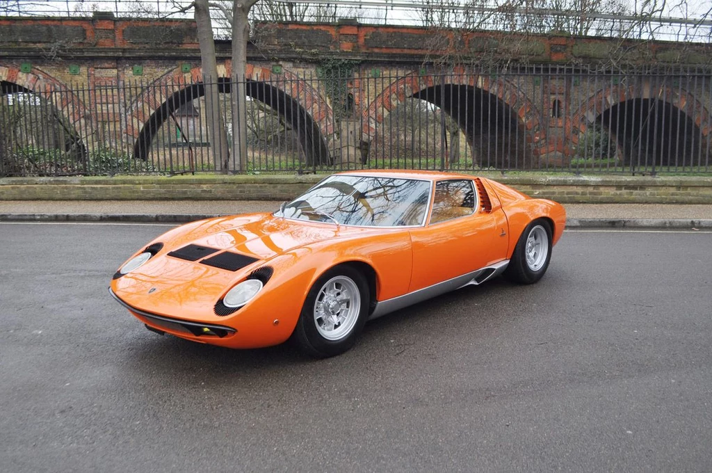 Lamborghini Miura SV