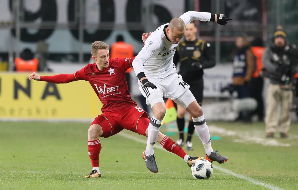 Gole dla Wisły strzelili Carlitos, który wykorzystał rzut karny, i Fran Velez. Gole dla Wisły strzelili Carlitos, który wykorzystał rzut karny, i Fran Velez.