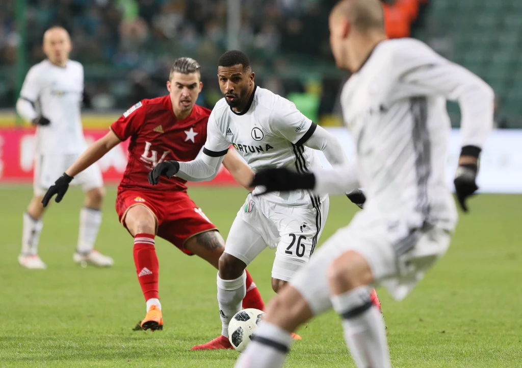 Gole dla Wisły strzelili Carlitos, który wykorzystał rzut karny, i Fran Velez. Gole dla Wisły strzelili Carlitos, który wykorzystał rzut karny, i Fran Velez.