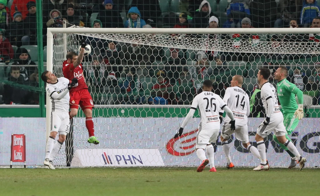 Gole dla Wisły strzelili Carlitos, który wykorzystał rzut karny, i Fran Velez. Gole dla Wisły strzelili Carlitos, który wykorzystał rzut karny, i Fran Velez.