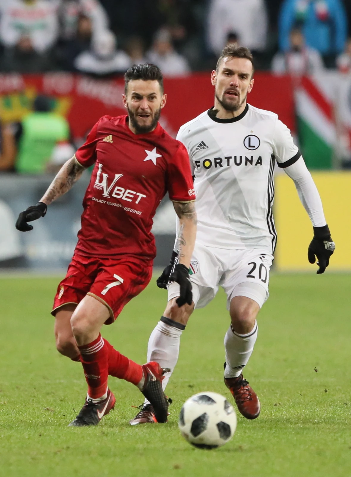 Gole dla Wisły strzelili Carlitos, który wykorzystał rzut karny, i Fran Velez. Gole dla Wisły strzelili Carlitos, który wykorzystał rzut karny, i Fran Velez.