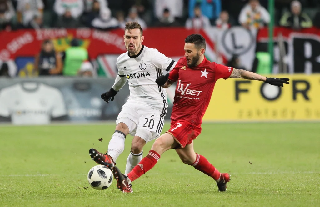 Gole dla Wisły strzelili Carlitos, który wykorzystał rzut karny, i Fran Velez. Gole dla Wisły strzelili Carlitos, który wykorzystał rzut karny, i Fran Velez.