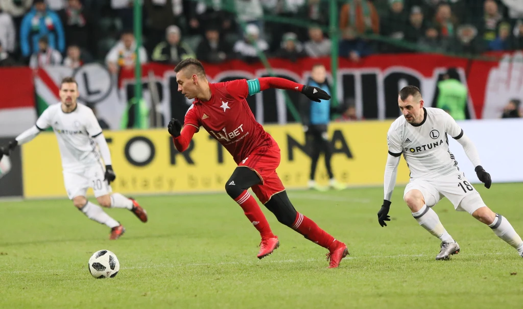 Gole dla Wisły strzelili Carlitos, który wykorzystał rzut karny, i Fran Velez. Gole dla Wisły strzelili Carlitos, który wykorzystał rzut karny, i Fran Velez.