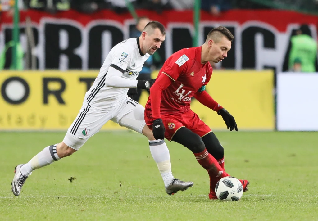 Gole dla Wisły strzelili Carlitos, który wykorzystał rzut karny, i Fran Velez. Gole dla Wisły strzelili Carlitos, który wykorzystał rzut karny, i Fran Velez.