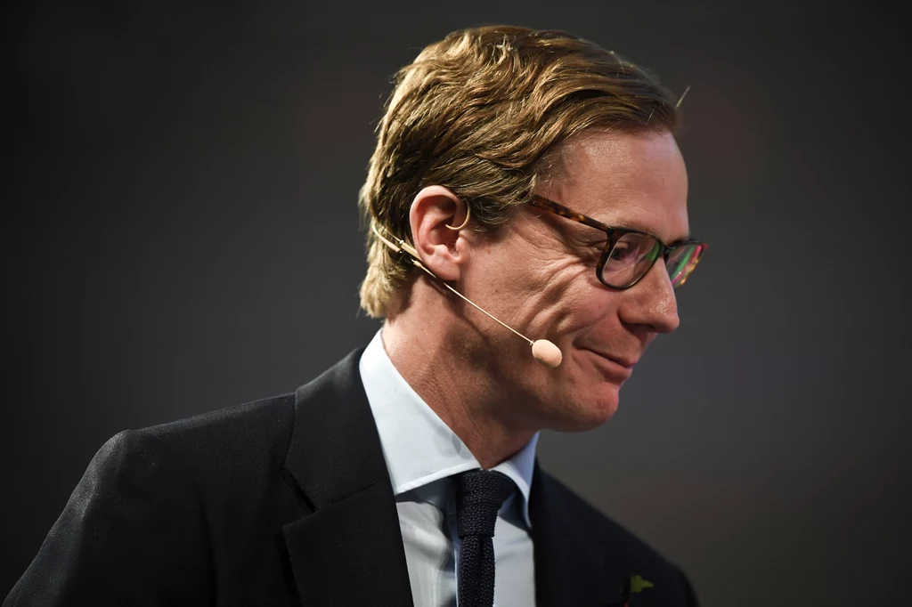 Prezes CA Alexander Nix chciał zastawić pułapki z wykorzystaniem ukraińskich prostytutek Prezes CA Alexander Nix chciał zastawić pułapki z wykorzystaniem ukraińskich prostytutek