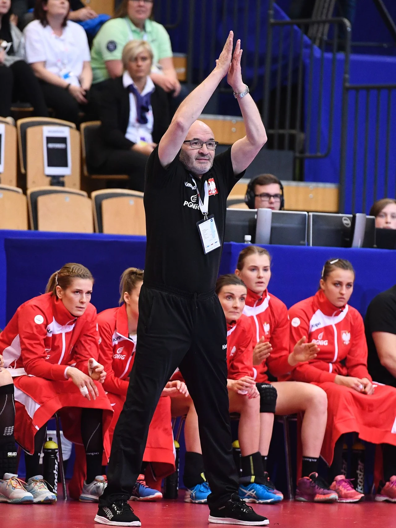 Trener reprezentacji Polski piłkarek ręcznych Leszek Krowicki Trener reprezentacji Polski piłkarek ręcznych Leszek Krowicki