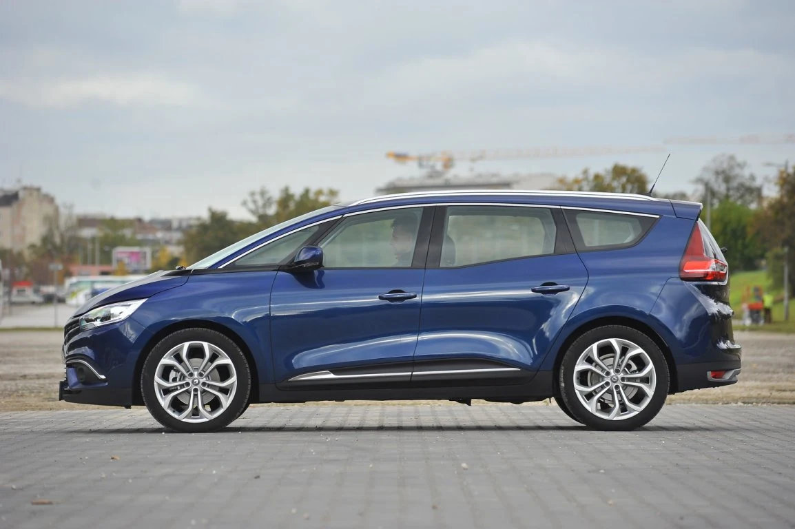 Renault Grand Scenic dCi 110 Hybrid Assist