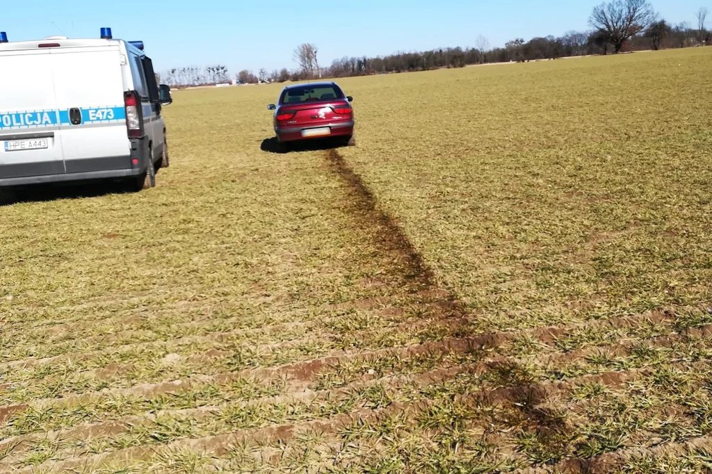 Z silnika wyciekł olej, co zatrzymało uciekiniera