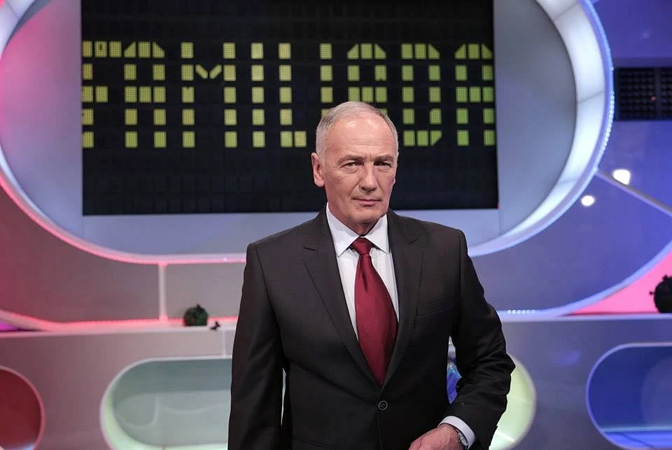 Karol Strasburger na planie "Familiady" Karol Strasburger na planie "Familiady"