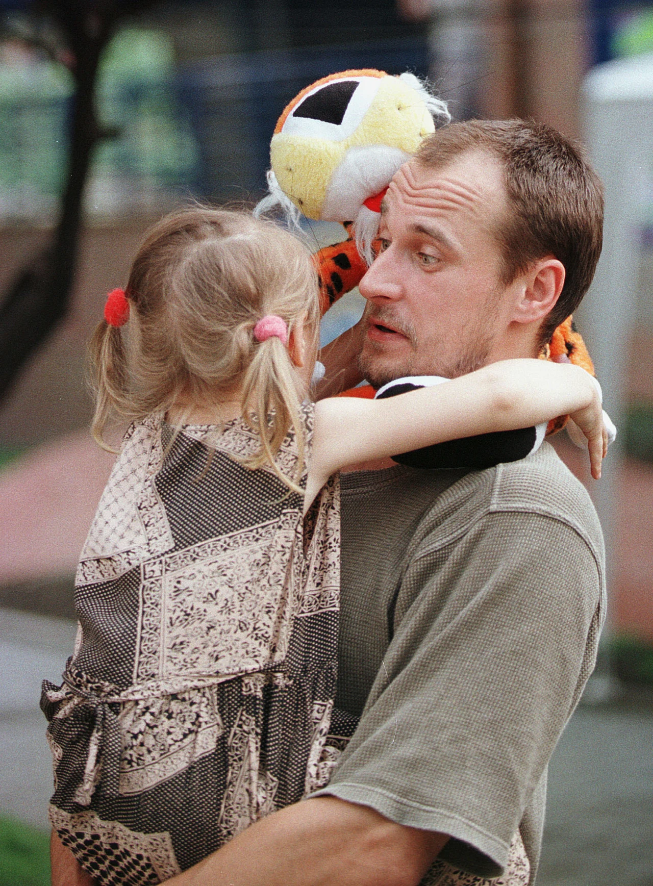 Paweł Kukiz z córką (1998 r.)