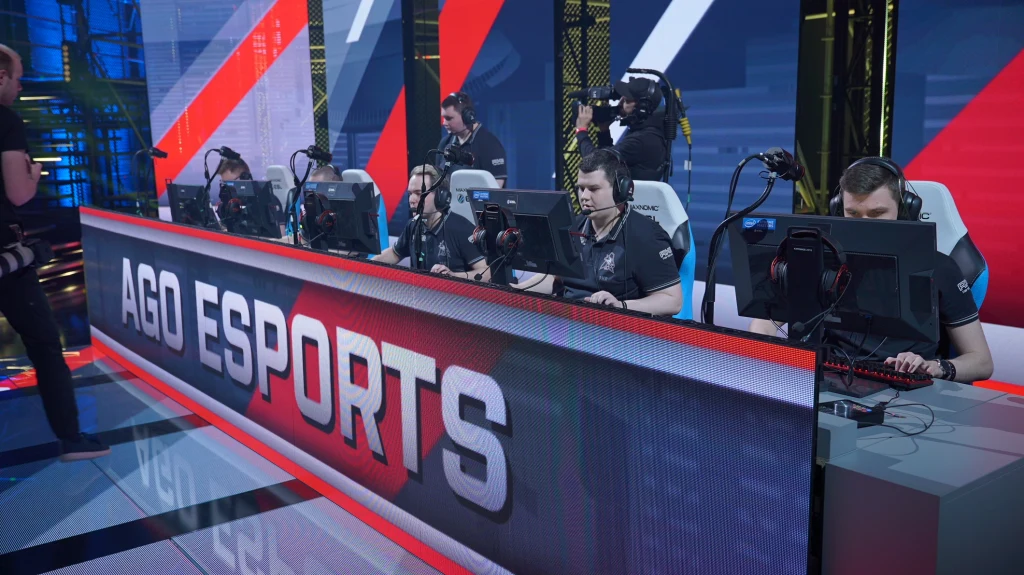 AGO ponownie walczy na LAN-ie.