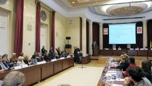 Warszawa: Sesja Rady Miasta (arch.)