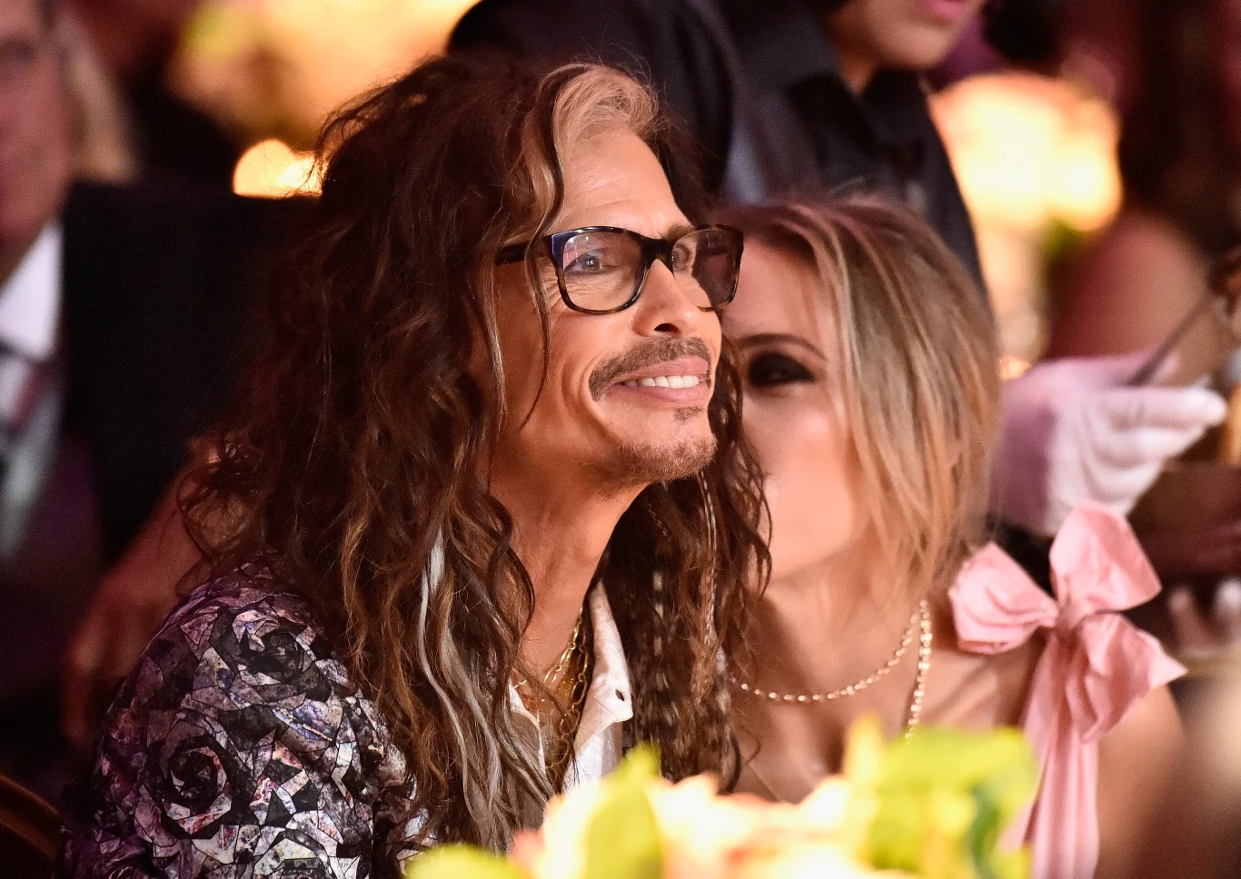 26 marca 2018 r. Steven Tyler kończy 70 lat. Wokalista znany z grupy Aerosmith to jeden z największych kobieciarzy rocka. Lista jego miłosnych podbojów spokojnie dorównuje bogatej dyskografii. Od 2014 r. Tyler spotyka się z młodszą od niego o 40 lat Aimee Preston (na zdjęciu razem 10 marca 2018 r. w Phoenix).