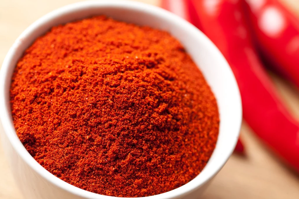 Papryczka chilli działa rozgrzewająco na organizm i przyspiesza metebolizm