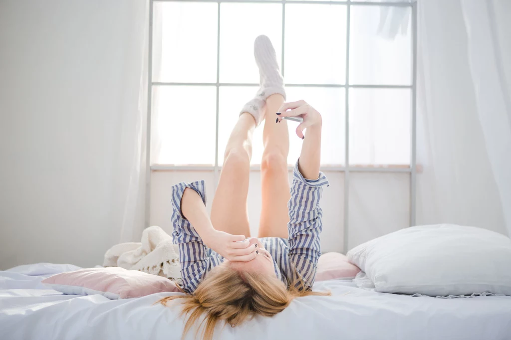 Może nie jest to najseksowniejsza część garderoby, ale skarpetki w łóżku mogą mieć zbawienny wpływ na twój sen Może nie jest to najseksowniejsza część garderoby, ale skarpetki w łóżku mogą mieć zbawienny wpływ na twój sen