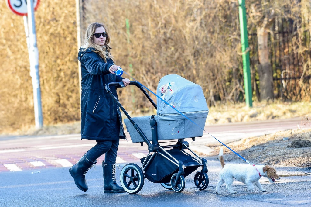 Joanna Koroniewska na spacerze