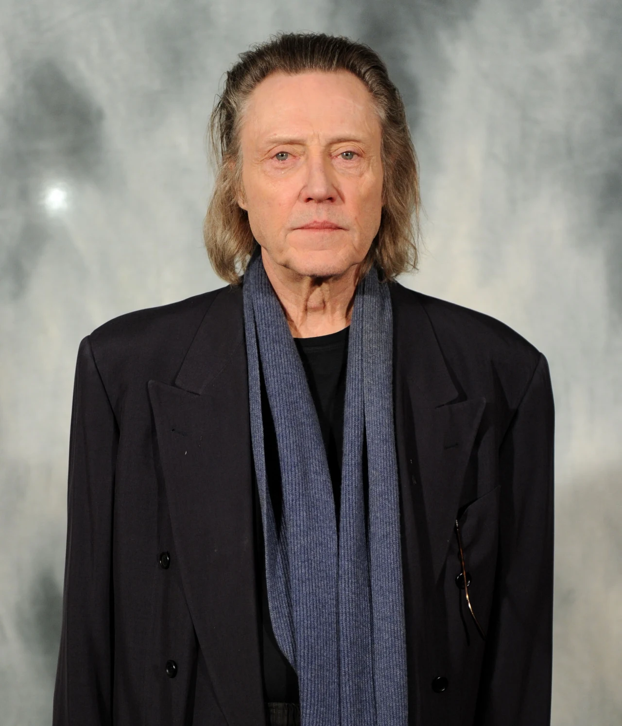 W sobotę, 31 marca, jeden z najwybitniejszych współczesnych aktorów, Christopher Walken, obchodzi 75. urodziny.  

Wystąpił w ponad 120 filmach i produkcjach telewizyjnych, ma na koncie 18 nagród i 14 nominacji. Zagrał m.in. w "Annie Hall" Woody'ego Allena, "Groszu z nieba" Herberta Rossa, "Martwej strefie" Davida Cronenberga, "Biloxi Blues" Mike'a Nicholsa, "Królu Nowego Jorku" Abla Ferrary, "Człowieku w ogniu" Tony'ego Scotta, "Lakierze do włosó w" Adama Shankmana, "Pulp Fiction" Quentina Tarantino, "Powrocie Batmana" Tima Burtona oraz "Prawdziwym romansie" Tony'ego Scotta.