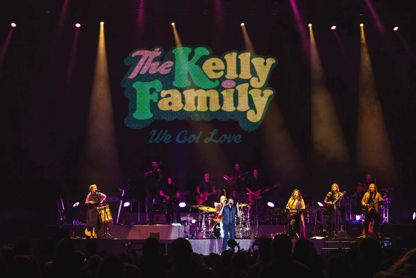Zobacz zdjęcia z trasy koncertowej The Kelly Family Zobacz zdjęcia z trasy koncertowej The Kelly Family