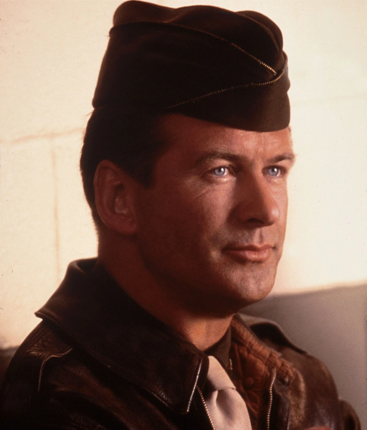 Po koniec lat 90. Baldwina mogliśmy oglądać w kilku kiczowatych thrillerach (zagrał m.in. tytułową postać w filmie "Cień"), w nowy wiek wkroczył z przytupem występem w superprodukcji "Pearl Harbor" - do dziś film Michaela Baya pozostaje najbardziej kasowym obrazem, w jakim wystąpił Baldwin.