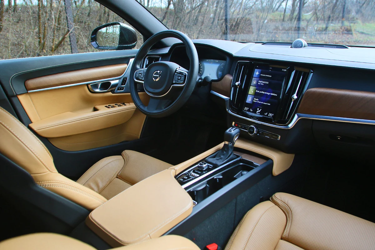Volvo S90