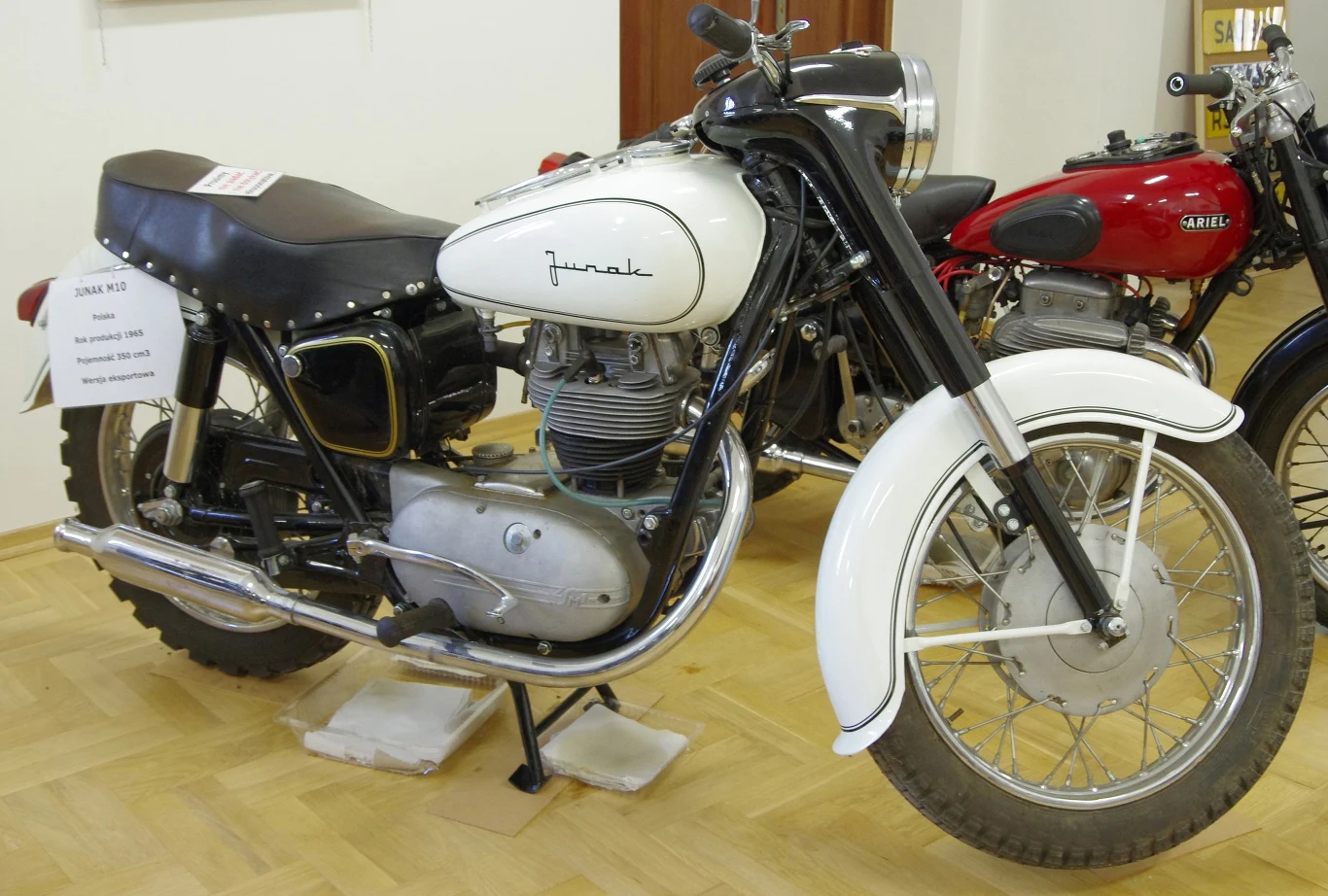 Junak M10 z 1965 roku w muzeum Junak M10 z 1965 roku w muzeum