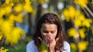 Jak diagnozować i radzić sobie z alergią na pyłki roślin?