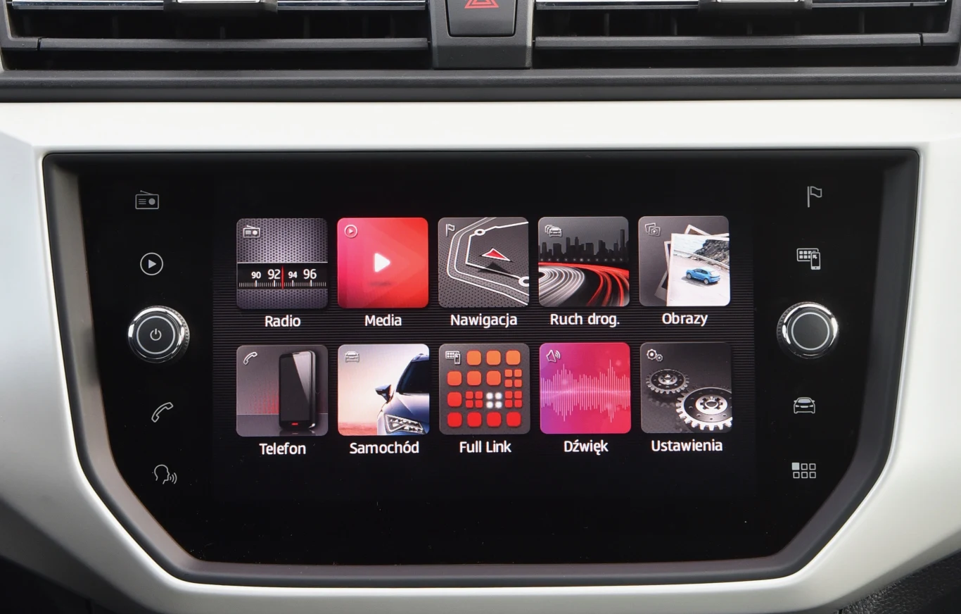 System multimedialny (8'') ma wejścia AUX, 2 x USB oraz SD, jest przyjazny w obsłudze i dobrze współpracuje ze smartfonami. System multimedialny (8'') ma wejścia AUX, 2 x USB oraz SD, jest przyjazny w obsłudze i dobrze współpracuje ze smartfonami.