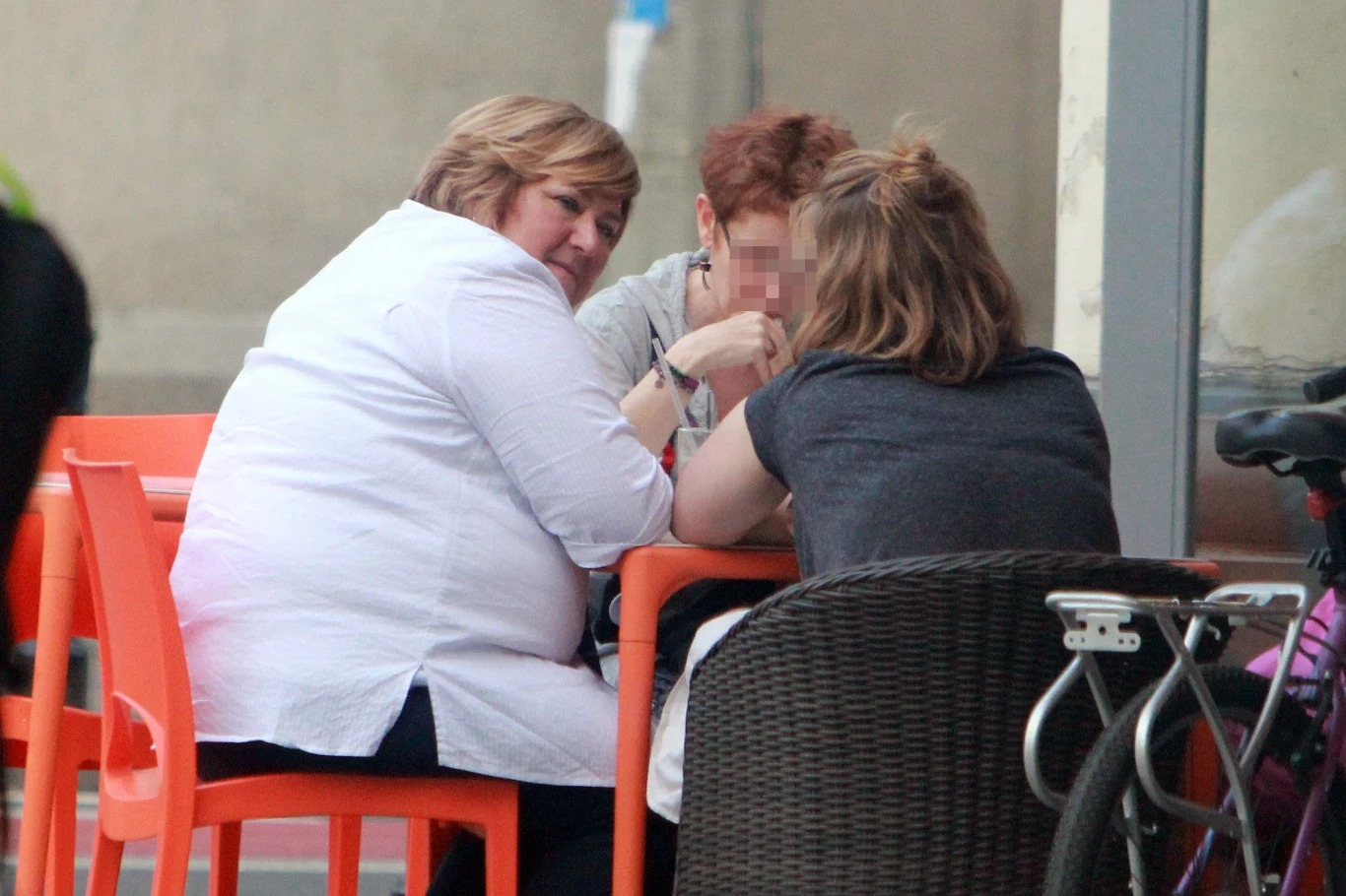 Anna Komorowska z córką i przyjaciółką na kawie