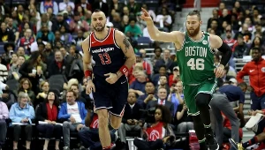 Marcin Gortat (z lewej)