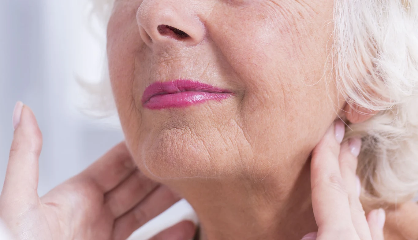 Powiększone z obu stron i tkliwe węzły szyjne mogą być jednym z objawów infekcji Powiększone z obu stron i tkliwe węzły szyjne mogą być jednym z objawów infekcji