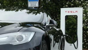 Tesla dostarczyła w 2021 roku blisko 1 mln samochodów elektrycznych