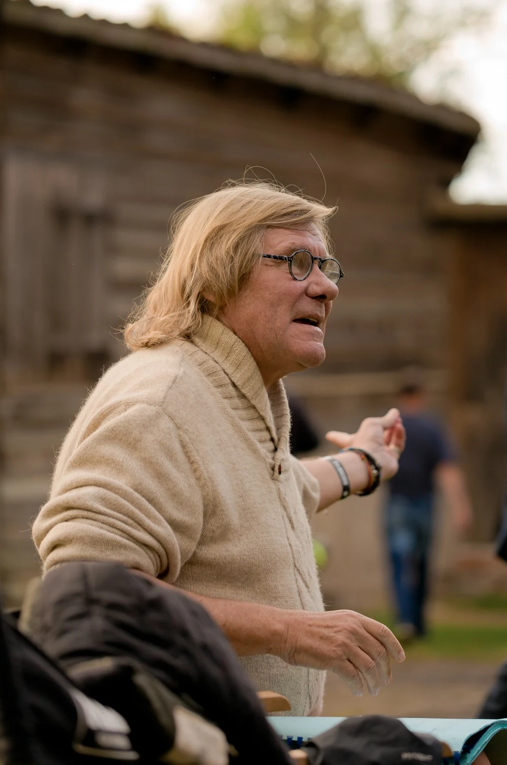 "Opowieści o nieodległej polskiej historii są mi szczególnie bliskie. 'Kamerdyner' jest jedną z takich opowieści. Zależało mi na tymi, aby pokazać fragment historii, który dziś wydaje się zapomniany. Unikalny krajobraz Kaszub i tragiczne losy ich mieszkańców zasługują na to, aby ocalić je w ludzkiej pamięci" - mówi Filip Bajon.