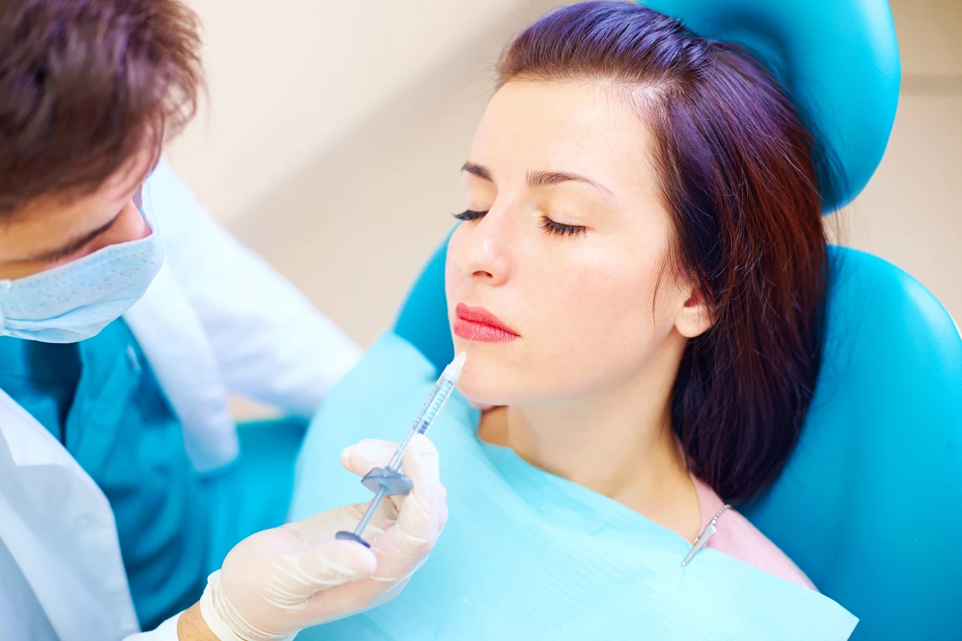 Światowe statystyki mówią, że aż 15 proc. pacjentów klinik medycyny estetycznej cierpi na dysmorfofobię. Światowe statystyki mówią, że aż 15 proc. pacjentów klinik medycyny estetycznej cierpi na dysmorfofobię.