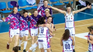 Koszykarki Artego Bydgoszcz cieszą się z awansu