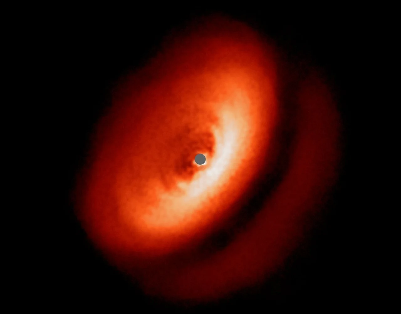 Zdjęcie przedstawiające dysk wokół gwiazdy IM Lupi bardziej szczegółowo niż kiedykolwiek wcześniej Zdjęcie przedstawiające dysk wokół gwiazdy IM Lupi bardziej szczegółowo niż kiedykolwiek wcześniej