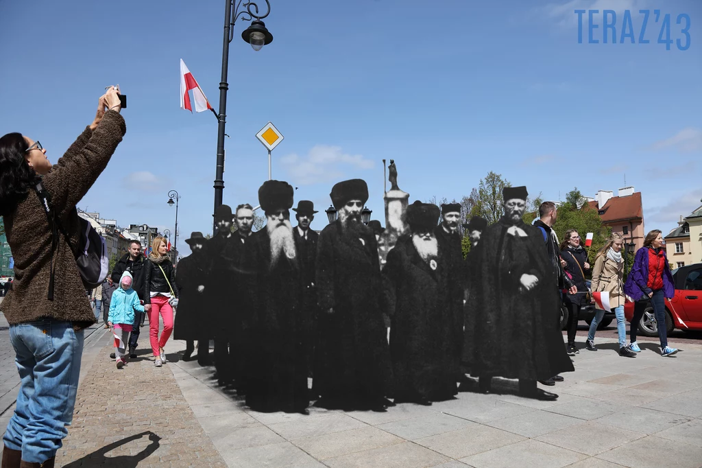 Żydzi maszerują Krakowskim Przedmieściem podczas marszu 3 maja 1916 roku