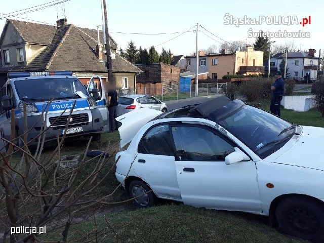 Mazda została zepchnięta do rowu