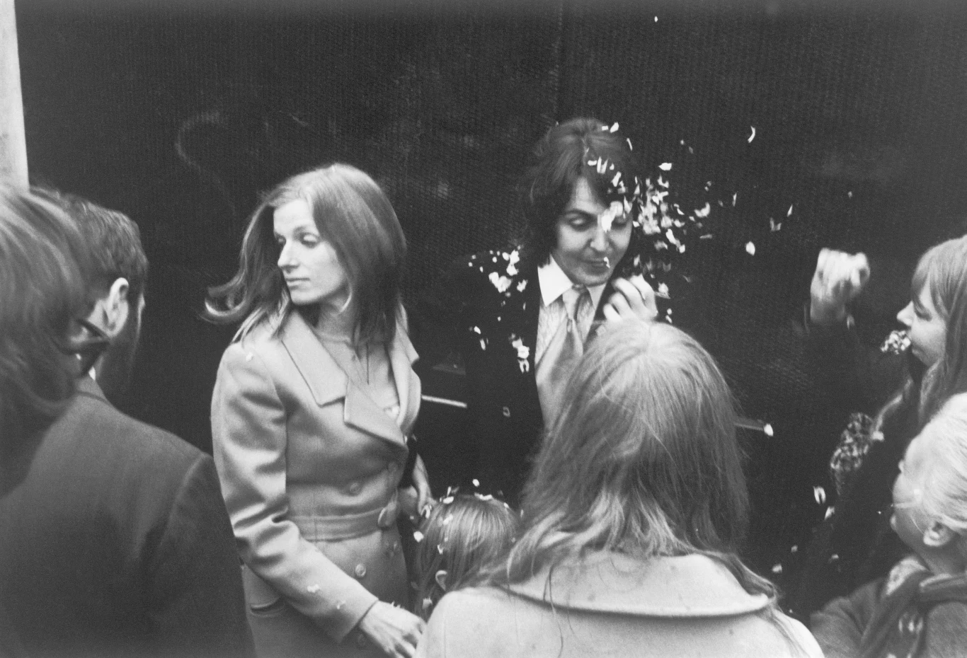 W latach 60. Linda Eastman otrzymała propozycje stałego fotografowania gwiazd na potrzeby słynnej sali koncertowej Fillmore East w Nowym Jorku. Dzięki temu miała okazję portretowania (i nie tylko, bo podobno przez pewien czas zachowywała się jak typowa groupie) takich muzyków jak: Aretha Franklin, Grace Slick, Janis Joplin, Eric Clapton, Bob Dylan, Jimi Hendrix (to jej praca trafiła na tył okładki "Electric Ladyland"), John Lennon i Neil Young, zespołów The Animals, The Doors, Simon & Garfunkel oraz The Who. Linda była pierwszą kobietą, której zdjęcie (portret Erica Claptona) trafiło na okładkę magazynu "Rolling Stone", a później jej prace pokazywano na ponad 50 wystawach (w tym prestiżowym Victoria and Albert Museum w Londynie) oraz opublikowano w kilku albumach.
