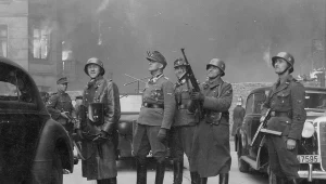 Gruppenführer Jurgen Stroop podczas tłumienia powstania w warszawskim getcie