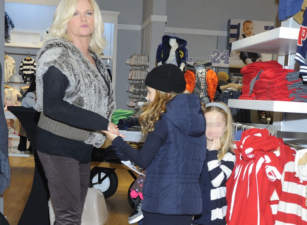 Katarzyna Figura z córkami, 2011 rok