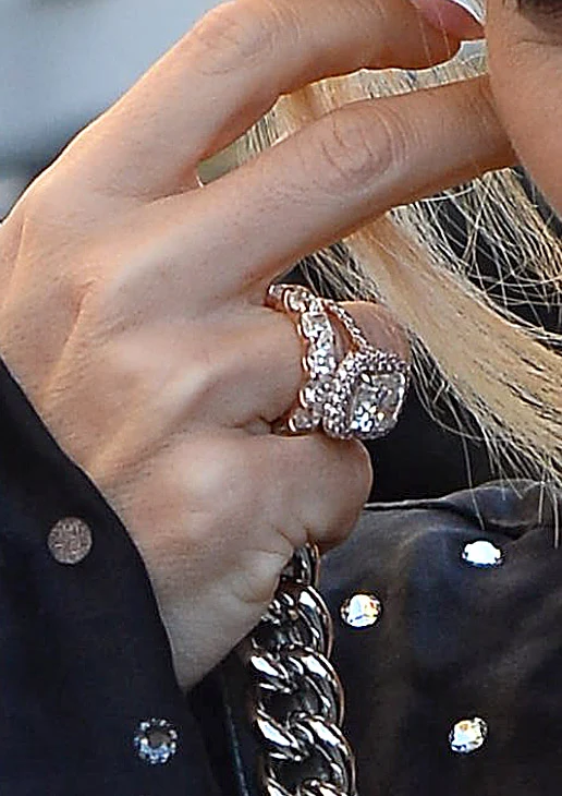 Pierścionek zaręczynowy Dody Pierścionek zaręczynowy Dody